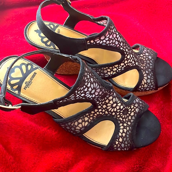 Fergalicious by Fergie black denim espadrilles with lace design - Picture 1 of 6